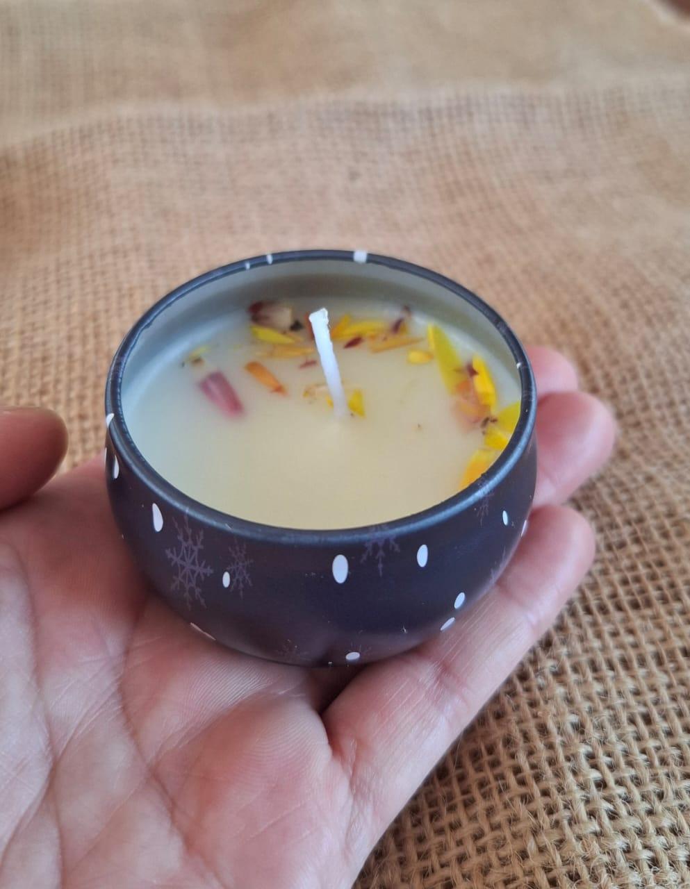 Velas en lata Navideñas.