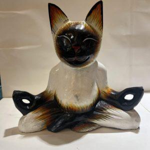 Figura Decorativa "Gato Meditando" | Madera Estilo Siamés (19 cm)